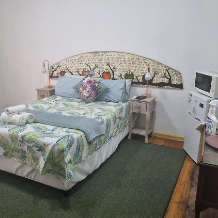 Sondela Bed & Breakfast アリワル・ノース エクステリア 写真