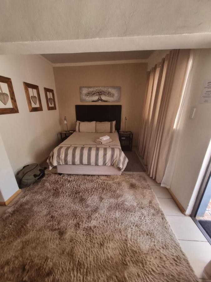 Sondela Bed & Breakfast アリワル・ノース エクステリア 写真