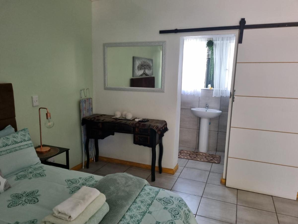 Sondela Bed & Breakfast アリワル・ノース エクステリア 写真