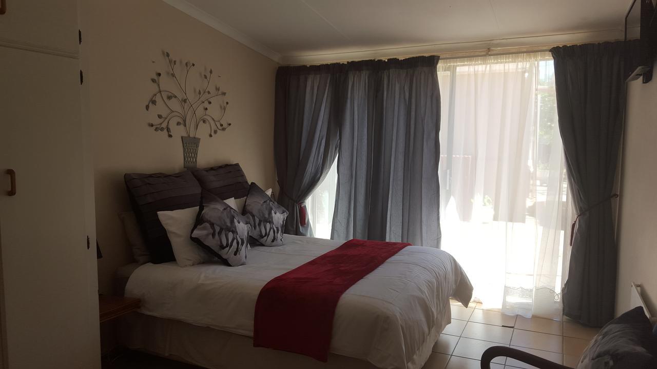 Sondela Bed & Breakfast アリワル・ノース エクステリア 写真