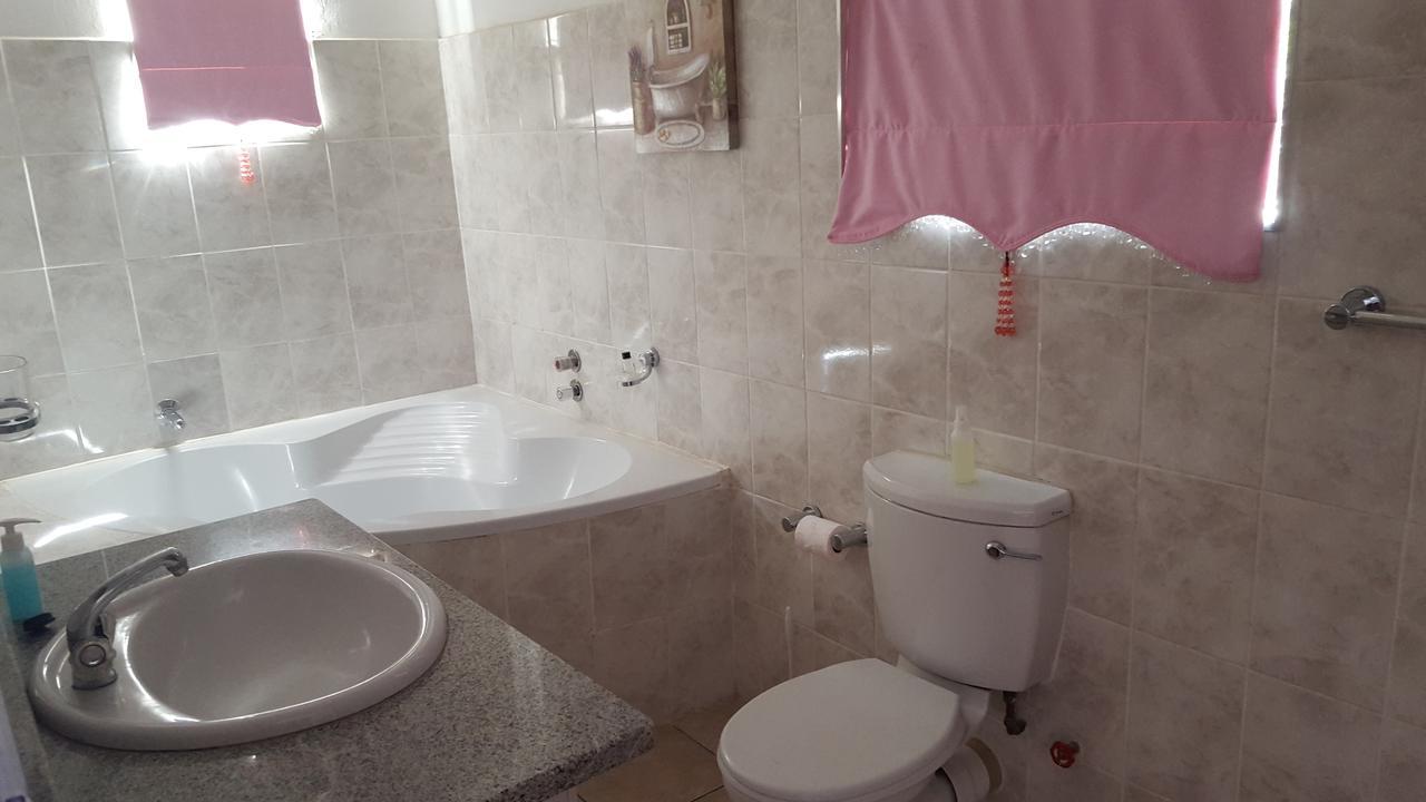 Sondela Bed & Breakfast アリワル・ノース エクステリア 写真