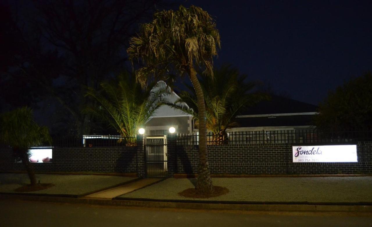 Sondela Bed & Breakfast アリワル・ノース エクステリア 写真