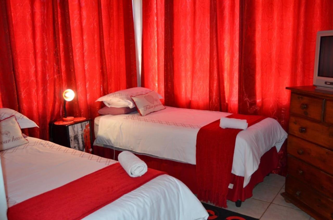 Sondela Bed & Breakfast アリワル・ノース エクステリア 写真